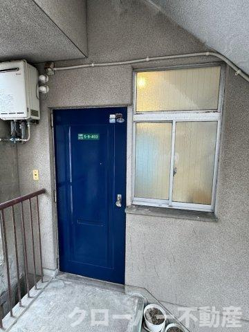 ローズマンションのエントランス