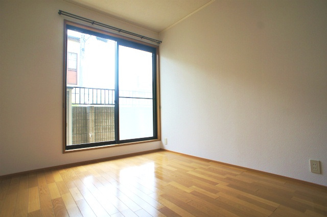 チェリーハイツ【キャッシュバック対象物件】の洋室|コンパクトで使いやすい洋室です