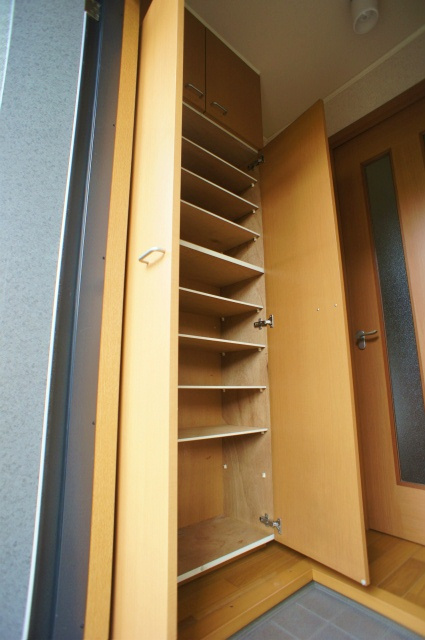 チェリーハイツ【キャッシュバック対象物件】の玄関|シンプルで使いやすい玄関です