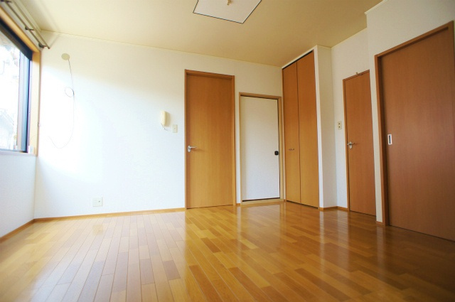 チェリーハイツ【キャッシュバック対象物件】の居間・リビング|リビングです