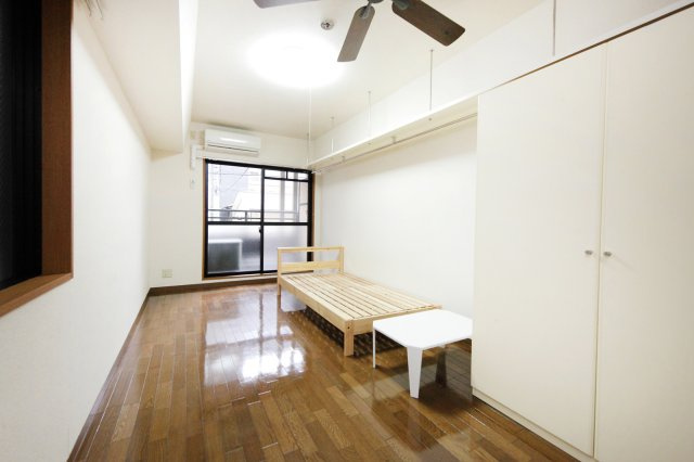 エスペランス四条烏丸の居間・リビング