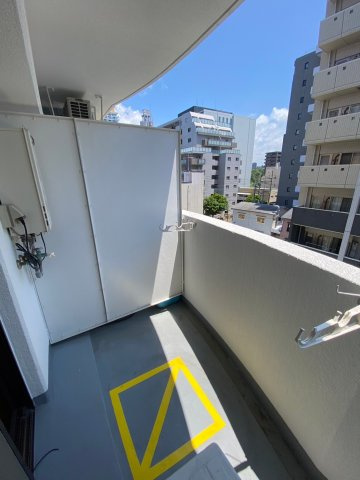 住むネット福岡ビルのバルコニー