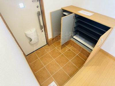 【玄関】 | ファミーユＦ