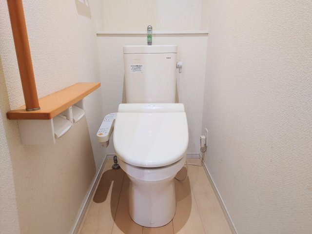 売中古戸建　藤枝市藤枝5丁目のトイレ