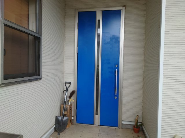 売中古戸建　藤枝市藤枝5丁目の玄関|採光を考いつも気持ちよくご家族を迎えられる玄関です！