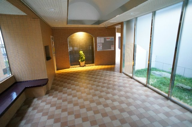 レオパルドのロビー