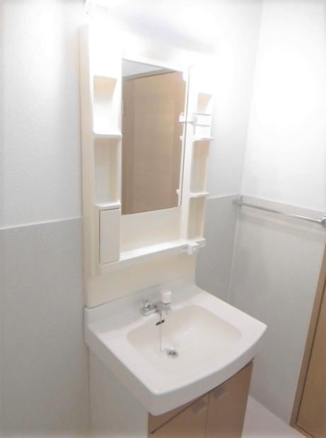 シャルムⅠの洗面所|忙しい朝には欠かせない洗面所です
