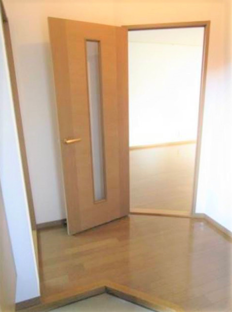 セジュール幸2のエントランス|建物の内部です