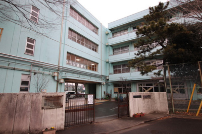 新座市立第五中学校まで950m
