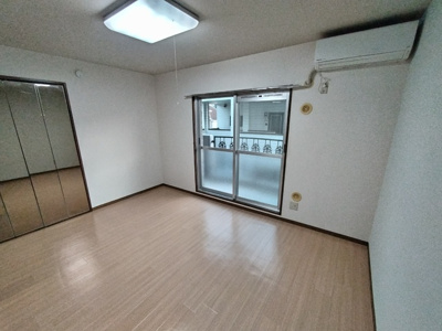 ★８帖の洋室★照明は設備ではありません。