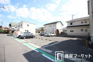 【駐車場】