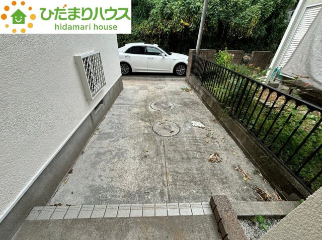 桶川市川田谷　中古一戸建ての駐車場