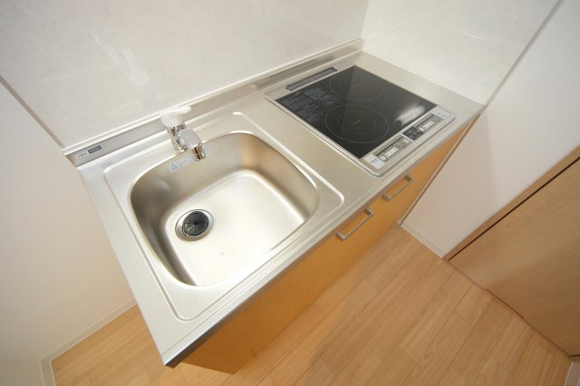 リヴェ京都御所西のキッチン|IHキッチン2口