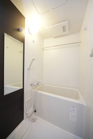 リヴェ京都御所西の浴室