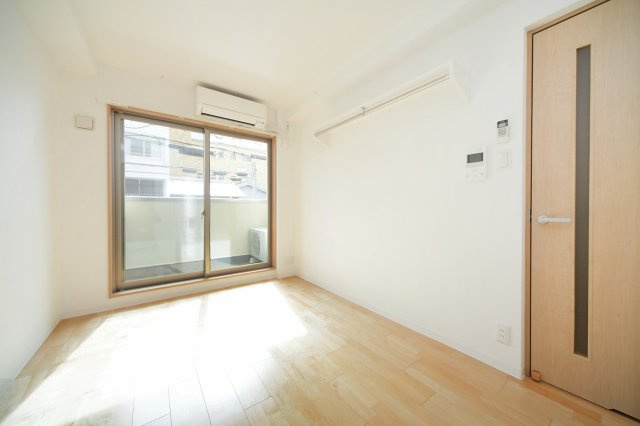 リヴェ京都御所西の居間・リビング|401号室