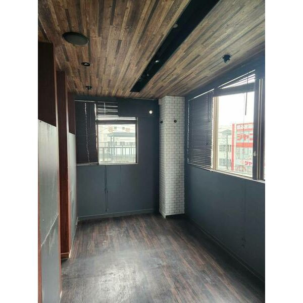 ウインズ刈谷駅前の玄関