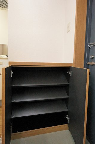 トライグループ烏丸ビルの収納|シューズケース