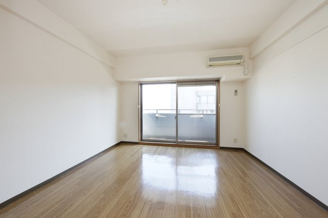 トライグループ烏丸ビルの居間・リビング|9-B号室