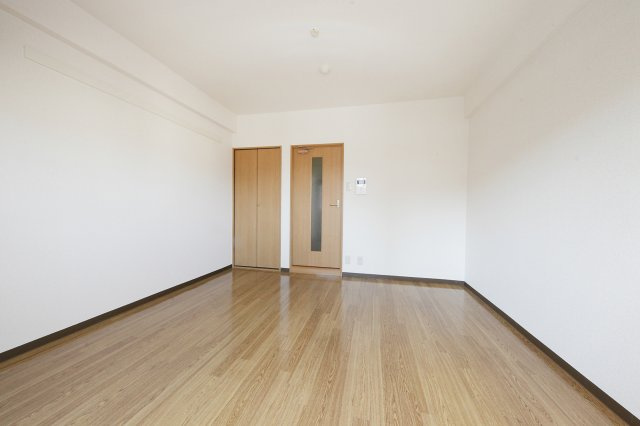 トライグループ烏丸ビルの居間・リビング|9-B号室