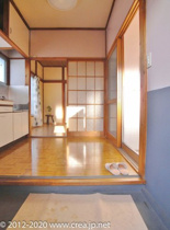 収納もある玄関です