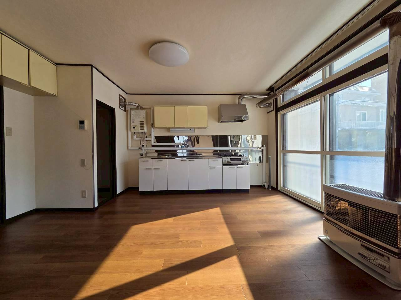 すみれマンションの居間・リビング