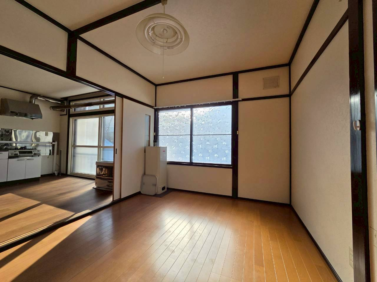 すみれマンションの洋室