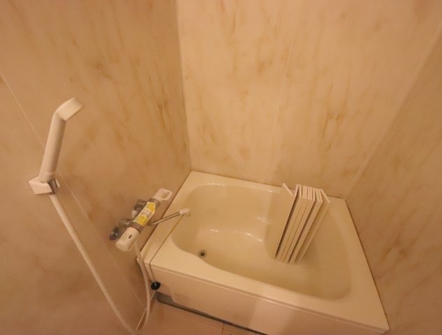 インペリアル東生駒の浴室