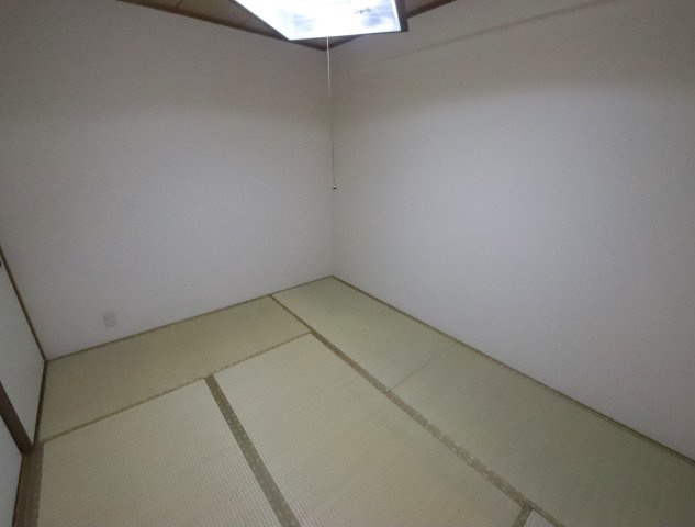 インペリアル東生駒の和室