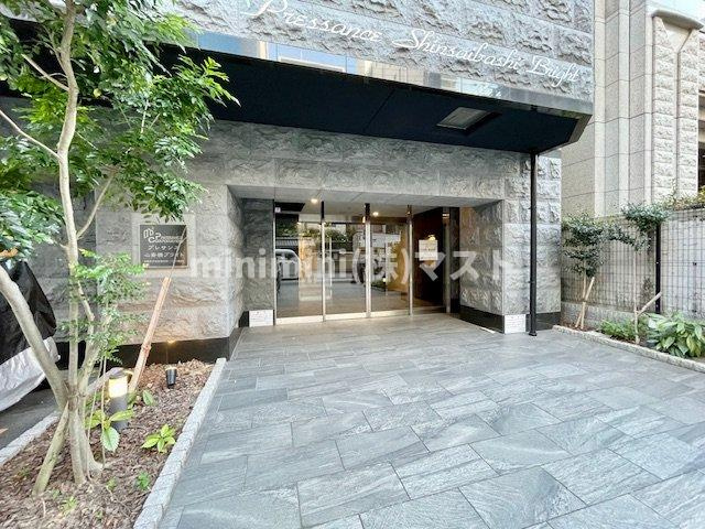 プレサンス心斎橋ブライトのエントランス