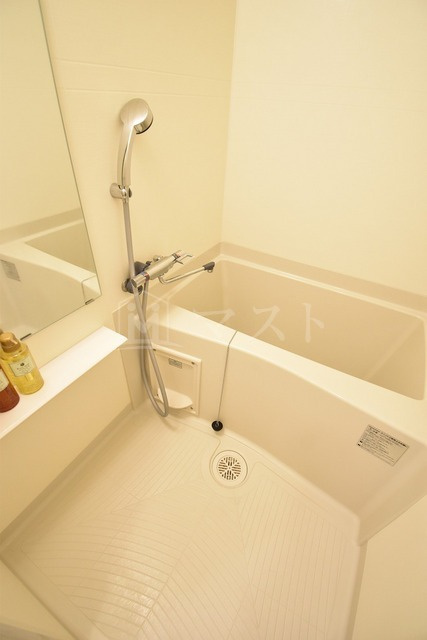 プレサンス心斎橋ブライトの浴室