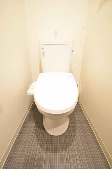 プレサンス心斎橋ブライトのトイレ