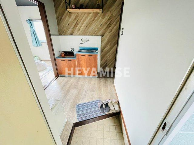 クリエイトハイツの玄関