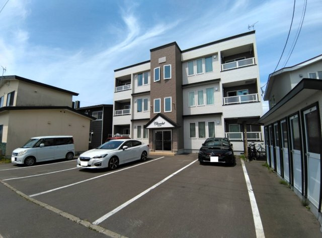ショコラ の駐車場