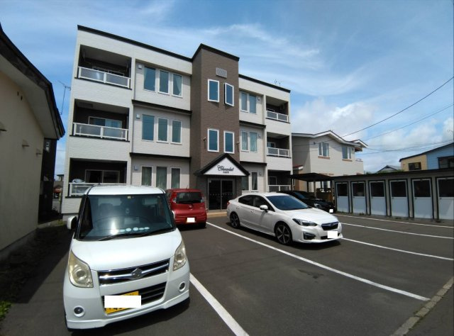 ショコラ の駐車場