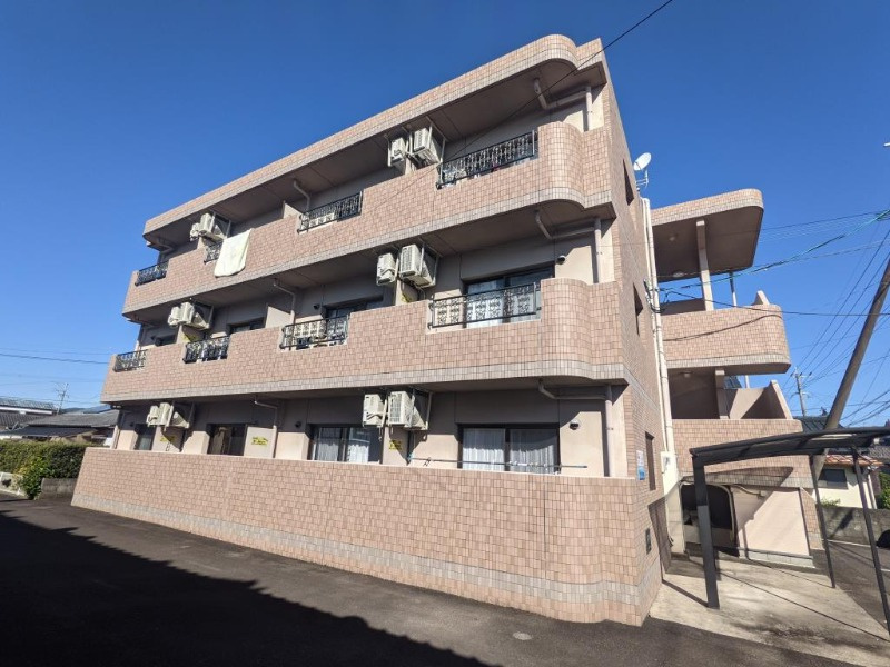 マリべール日向の外観|落ち着いた雰囲気の外観です