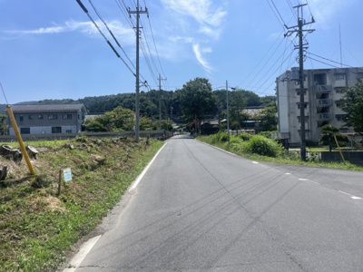 【前面道路含む現地写真】 | 桜川市青柳4137坪売地
