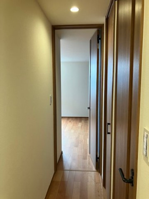 【内装】 | 吹田市千里山西3丁目　5号地 | 2階の廊下！小中学校が徒歩10分圏内で、子育てファミリーにもオススメです。