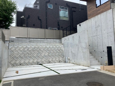 【駐車場】 | 吹田市千里山西3丁目　5号地 | 並列2台駐車可能なゆとりのカースペース有り(車種による)！複数所有や来客時などにも便利です。