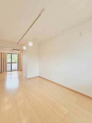 【居間・リビング】 | 新靖ビル