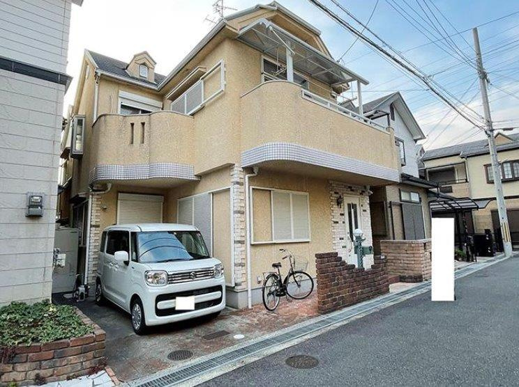 交野市私部6丁目　中古一戸建ての外観|新しい生活にいかがでしょうか？外観はお住まいの顔になります。こだわりたいポイントですね。外壁塗装や屋根塗装のご相談も承っております。
■現地内覧・資金計画相談・住宅ローン相談もお問合せ受付中■