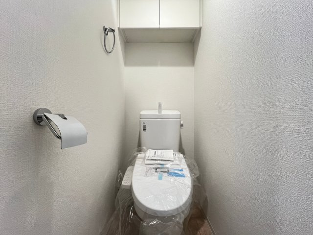 セレニテ難波グランデシュッドのトイレ