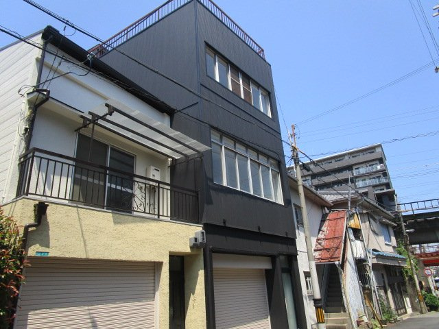 大阪市港区南市岡２丁目のビルの外観