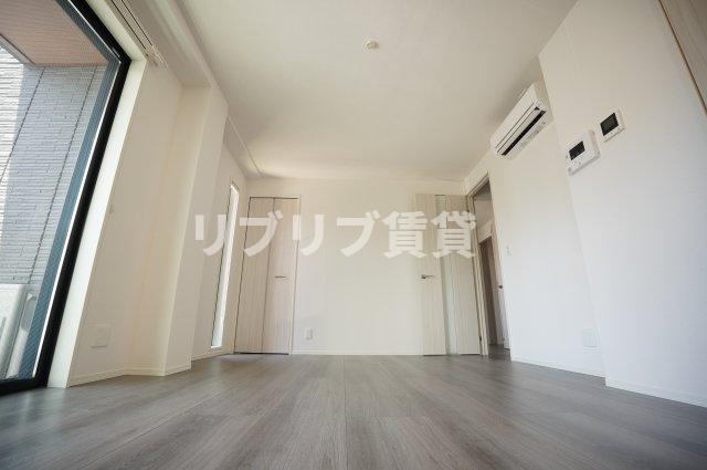 Modern Crowd Chiba（モダンクラウドチバ）の居間・リビング