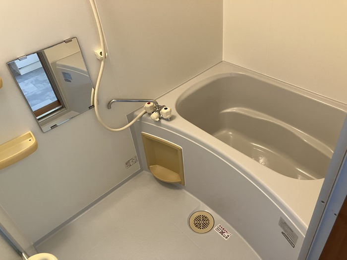 ラベンダー日向の浴室