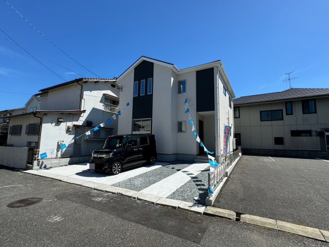 ーBloomーブルームー小倉南区下曽根4丁目2期　【小倉南区　新築戸建て】の駐車場|駐車スペースは広々しているので急な来客があっても安心です♪　【小倉南区　新築戸建て】