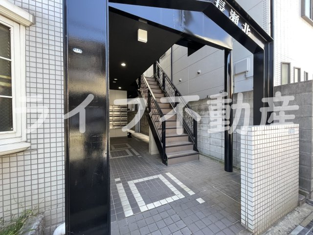オーシャン長瀬北のエントランス|落ち着いたエントランスです