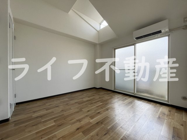 オーシャン長瀬北の居間・リビング|使いやすい居間です