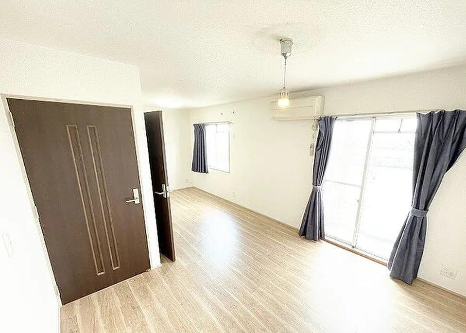 コモンシティ星田アステージ9号棟の洋室|洋室10.7帖
■物件内覧・資金計画相談・住宅ローン相談、リフォーム相談、お問合せ受付中■
※当日・翌日のご内覧、ご相談はお電話でのお問合せがスムーズです！