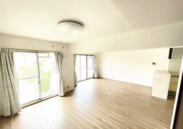 コモンシティ星田アステージ9号棟の居間・リビング|LDK
■物件内覧・資金計画相談・住宅ローン相談、リフォーム相談、お問合せ受付中■
※当日・翌日のご内覧、ご相談はお電話でのお問合せがスムーズです！