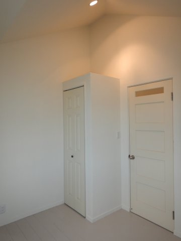 児島下の町3丁目　戸建ての居間・リビング|2階洋室